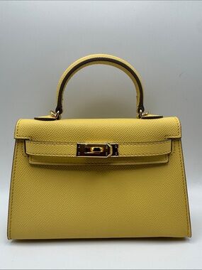 The Kinsley 19 - Butter Yellow